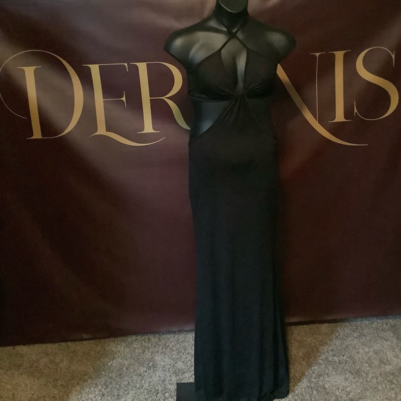 Simply Elegant Women's Black V-Neck Cutout Maxi Dress - Picture 6 of 9